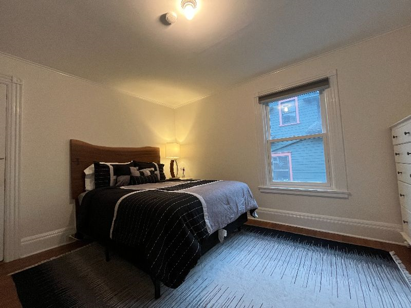 Rooms for rent in a large colonial-style home in Park Ave area - Photo 8