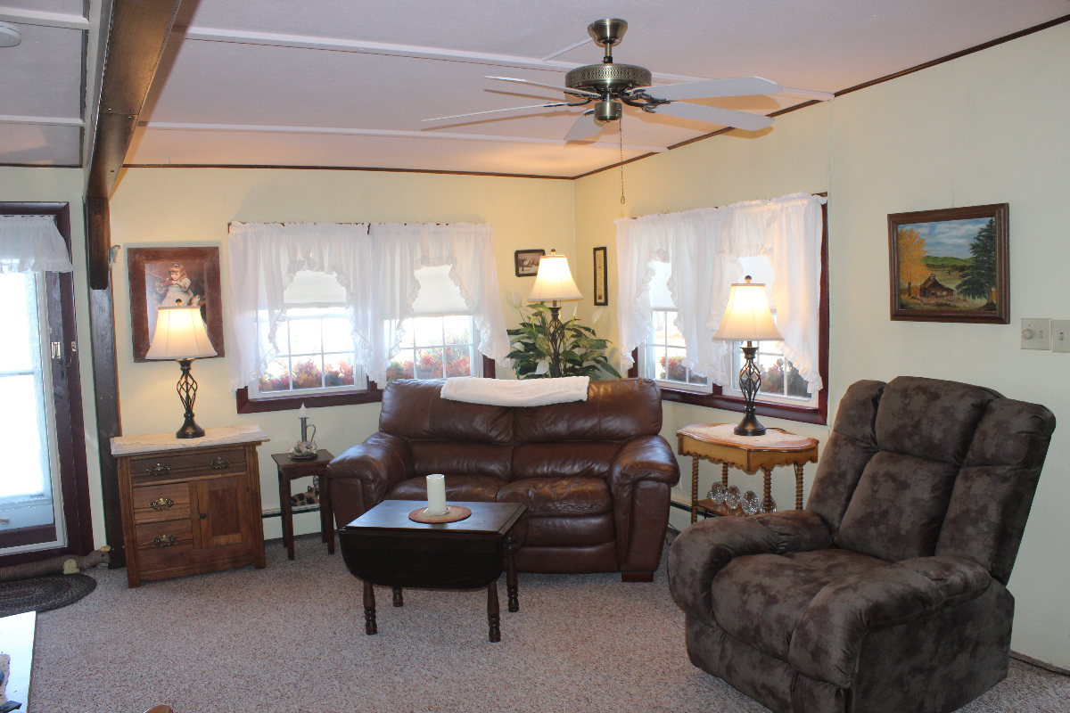 Furnished 1 BR house available in Winooski Vermont - Photo 1