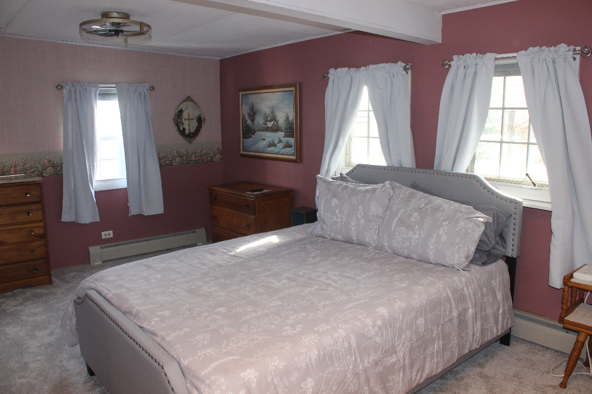 Furnished 1 BR house available in Winooski Vermont - Photo 7