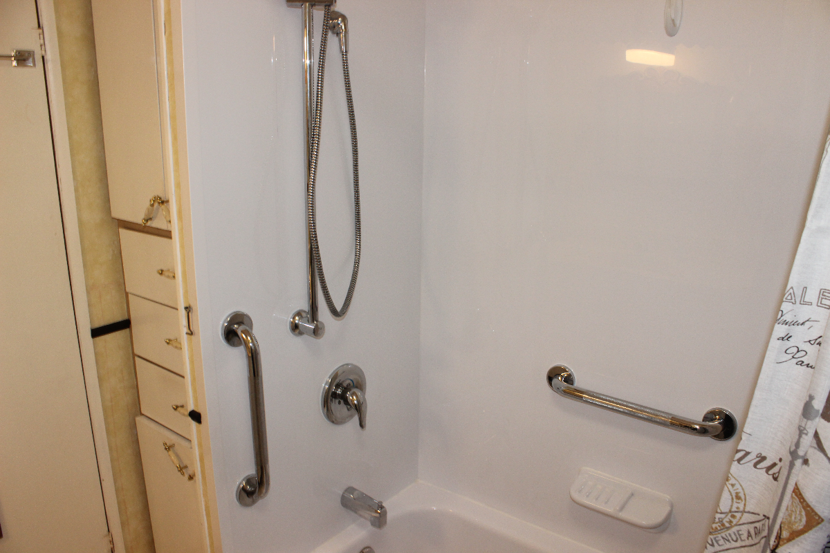 Furnished 1 BR house available in Winooski Vermont - Photo 5