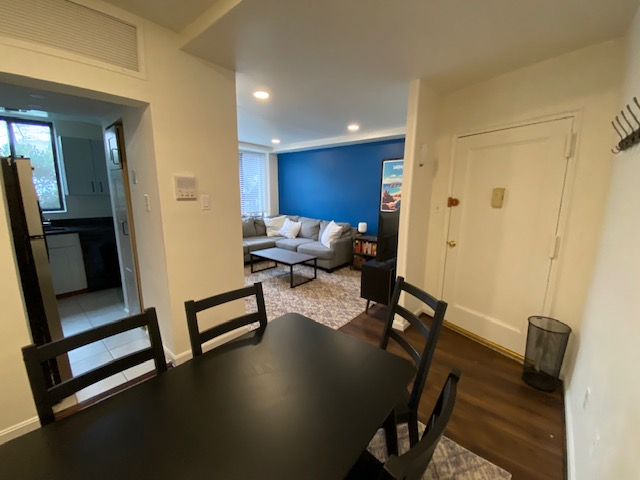 Georgetown North - Quiet and Safe - Large 1 Bedroom  (Parking) - Photo 12