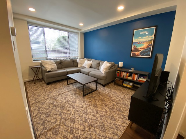 Georgetown North - Quiet and Safe - Large 1 Bedroom  (Parking) - Photo 8