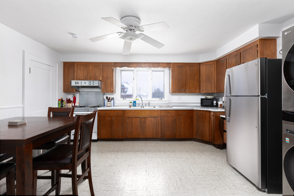 Luxurious Spacious Apt minutes to hospitals - Photo 4
