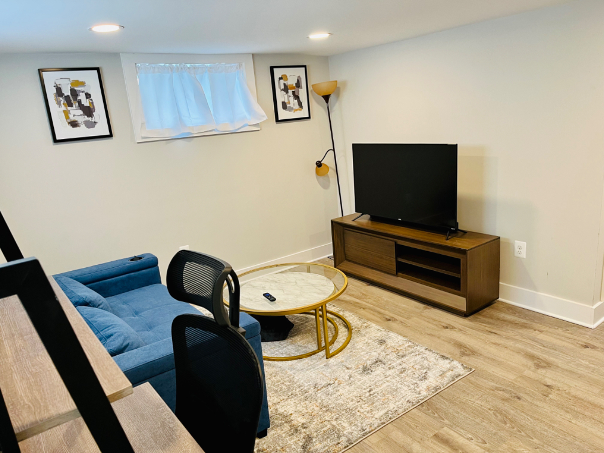 Modern DC Retreat Near Cedar Hill Regional Medical Center SE - Photo 3