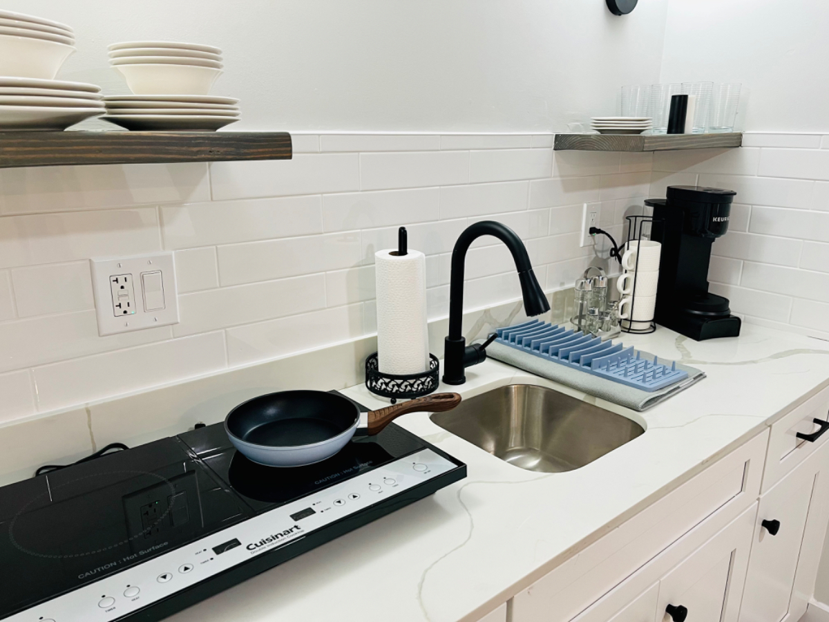 Modern DC Retreat Near Cedar Hill Regional Medical Center SE - Photo 8