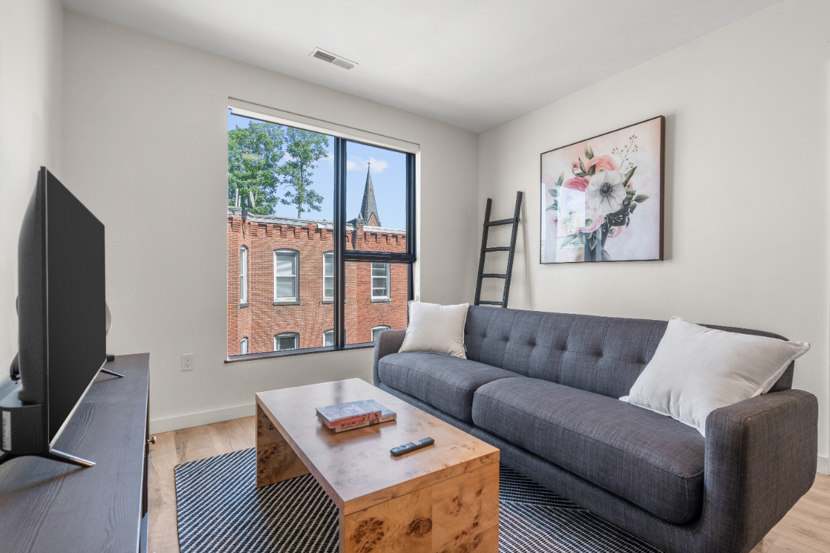Longwood Lounge - 1BR/1BA