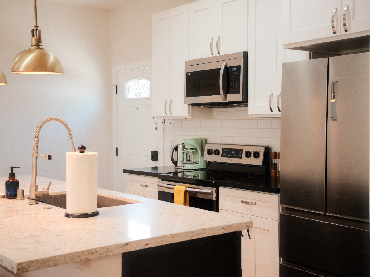 Central 2BD/2BA Fully Furnished Entire Home with Chefs Kitchen and Parking - Photo 2