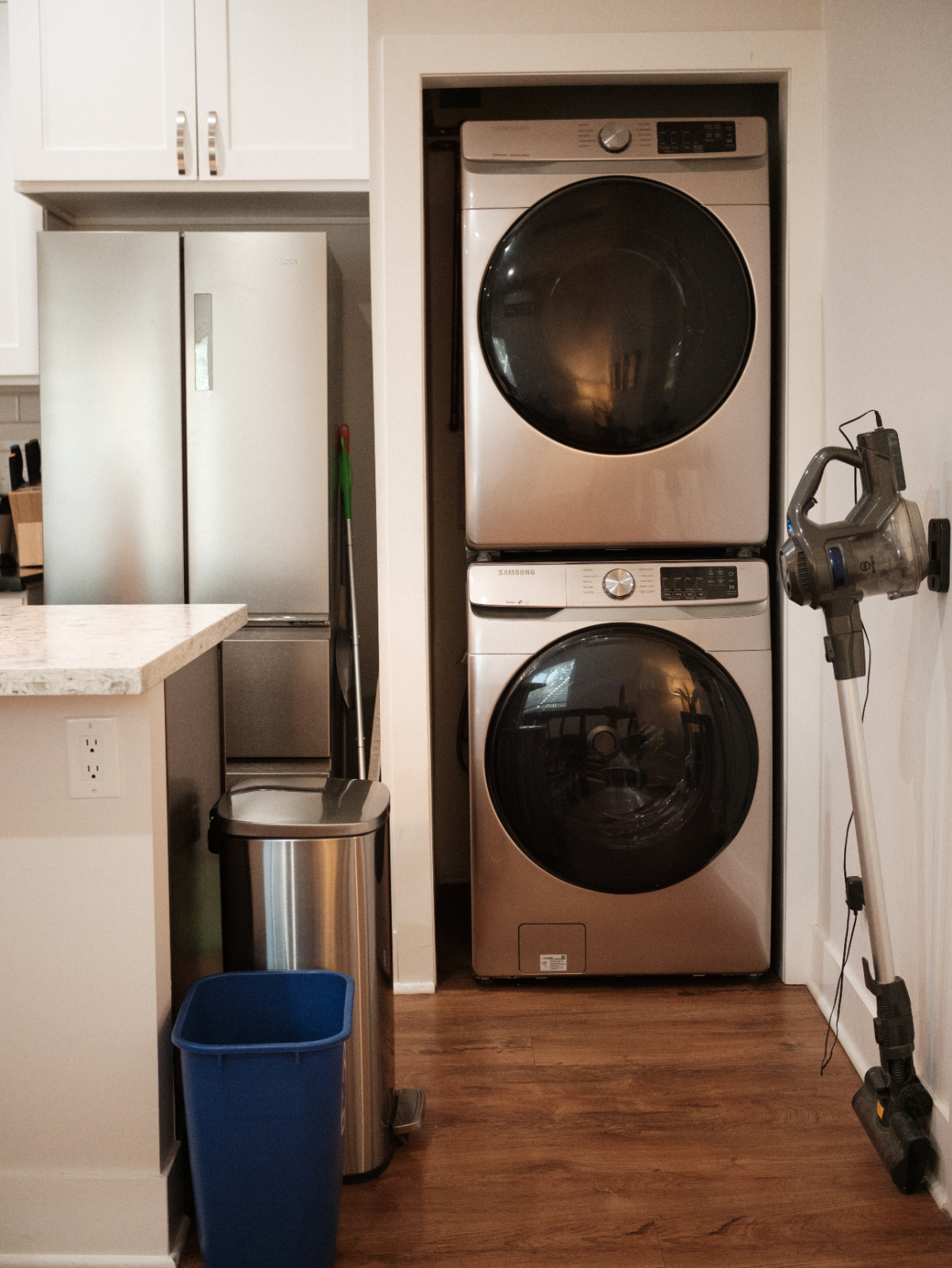 Central 2BD/2BA Fully Furnished Entire Home with Chefs Kitchen and Parking - Photo 5