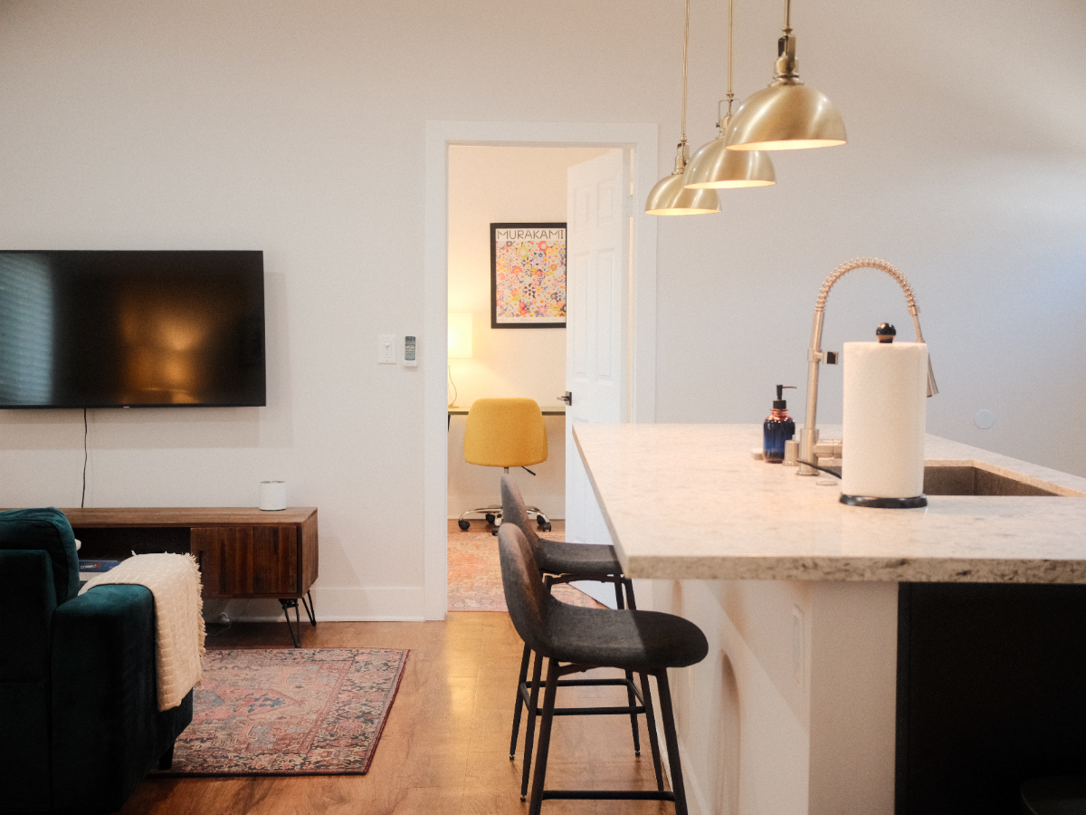 Central 2BD/2BA Fully Furnished Entire Home with Chefs Kitchen and Parking - Photo 1