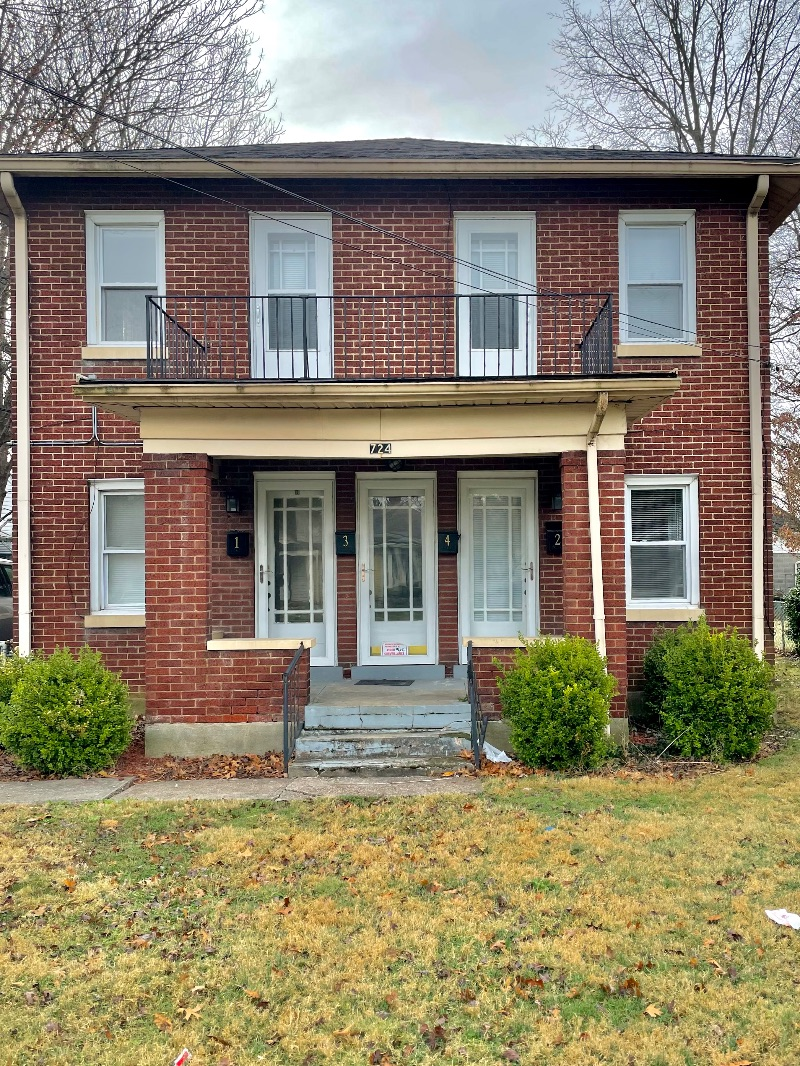 Centrally Located Beechmont Beauty - Photo 4