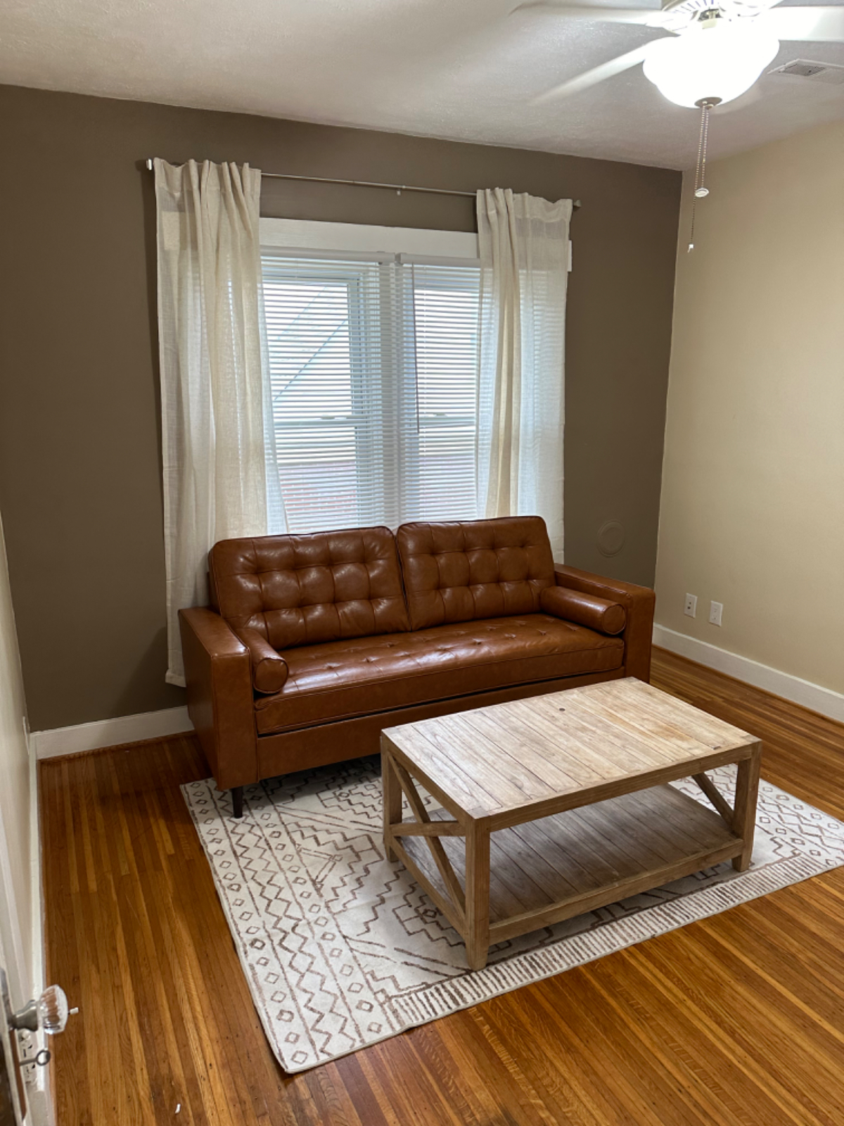 Centrally Located Beechmont Beauty - Photo 9