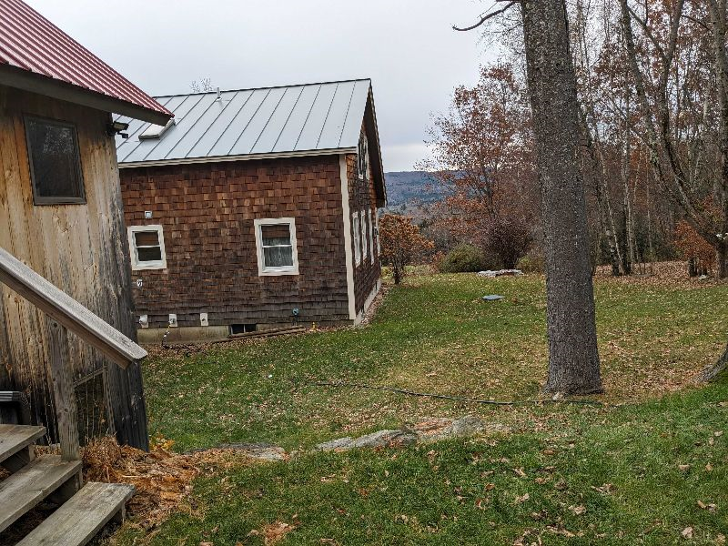 2 bedroom apartment above our garage in rural Vermont within driving distance to 4 hospitals and Jay - Photo 2