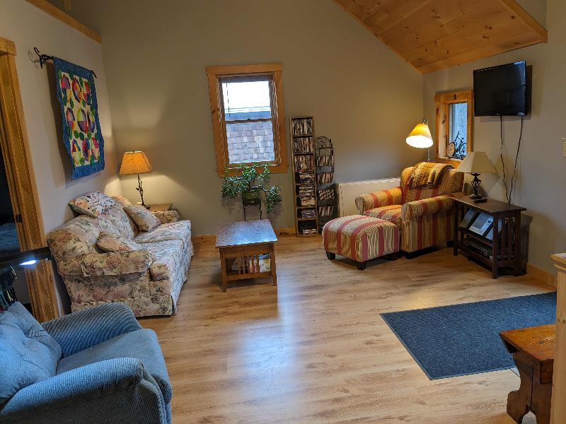 2 bedroom apartment above our garage in rural Vermont within driving distance to 4 hospitals and Jay - Photo 7