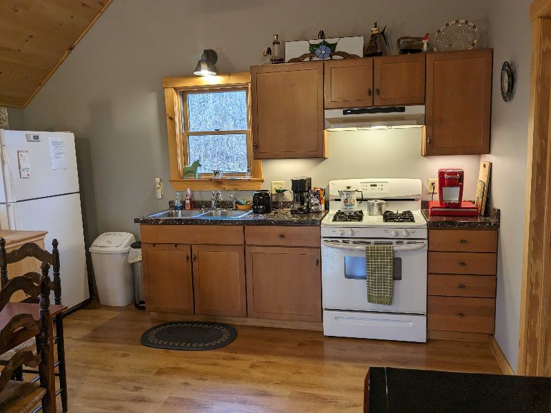 2 bedroom apartment above our garage in rural Vermont within driving distance to 4 hospitals and Jay - Photo 9