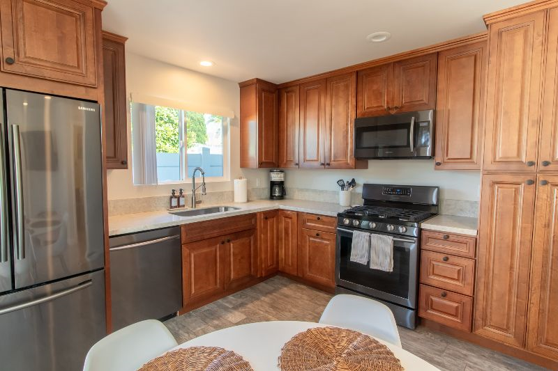 Private 2BR ADU w/ Workspace, Near Major Hospitals, Beaches & UCSD - Photo 2