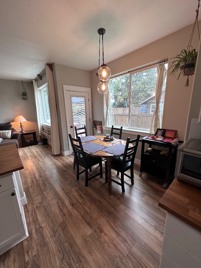 Comfortable Home Central to East and West Bend - Photo 5