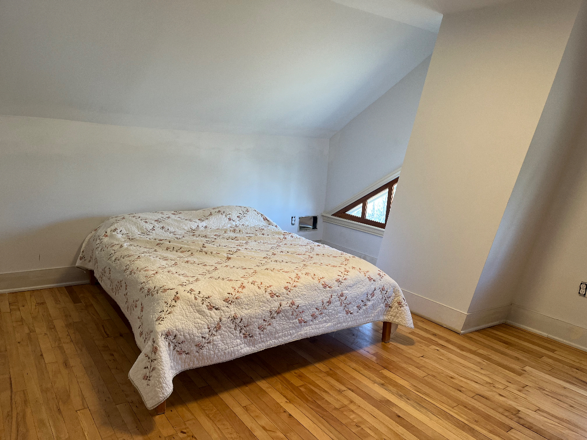 Two Room Suite in Gorgeous 1850s Farmhouse - Photo 3