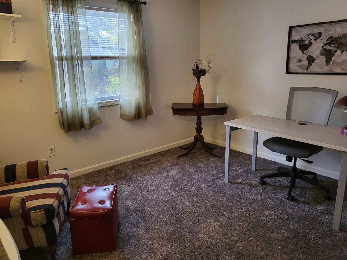 Welcoming 2 bdrm townhouse near Rochester NY hospitals - Photo 8
