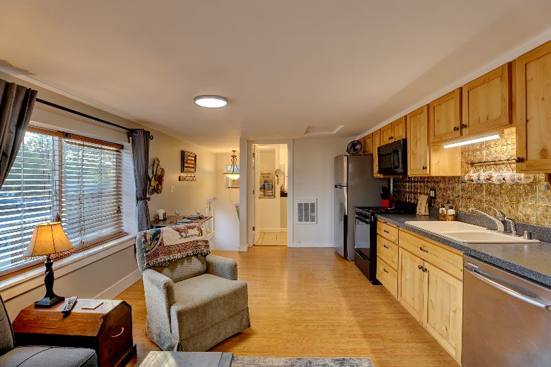 Charming Wyoming Suite Centrally located Stay with Wifi - Photo 6