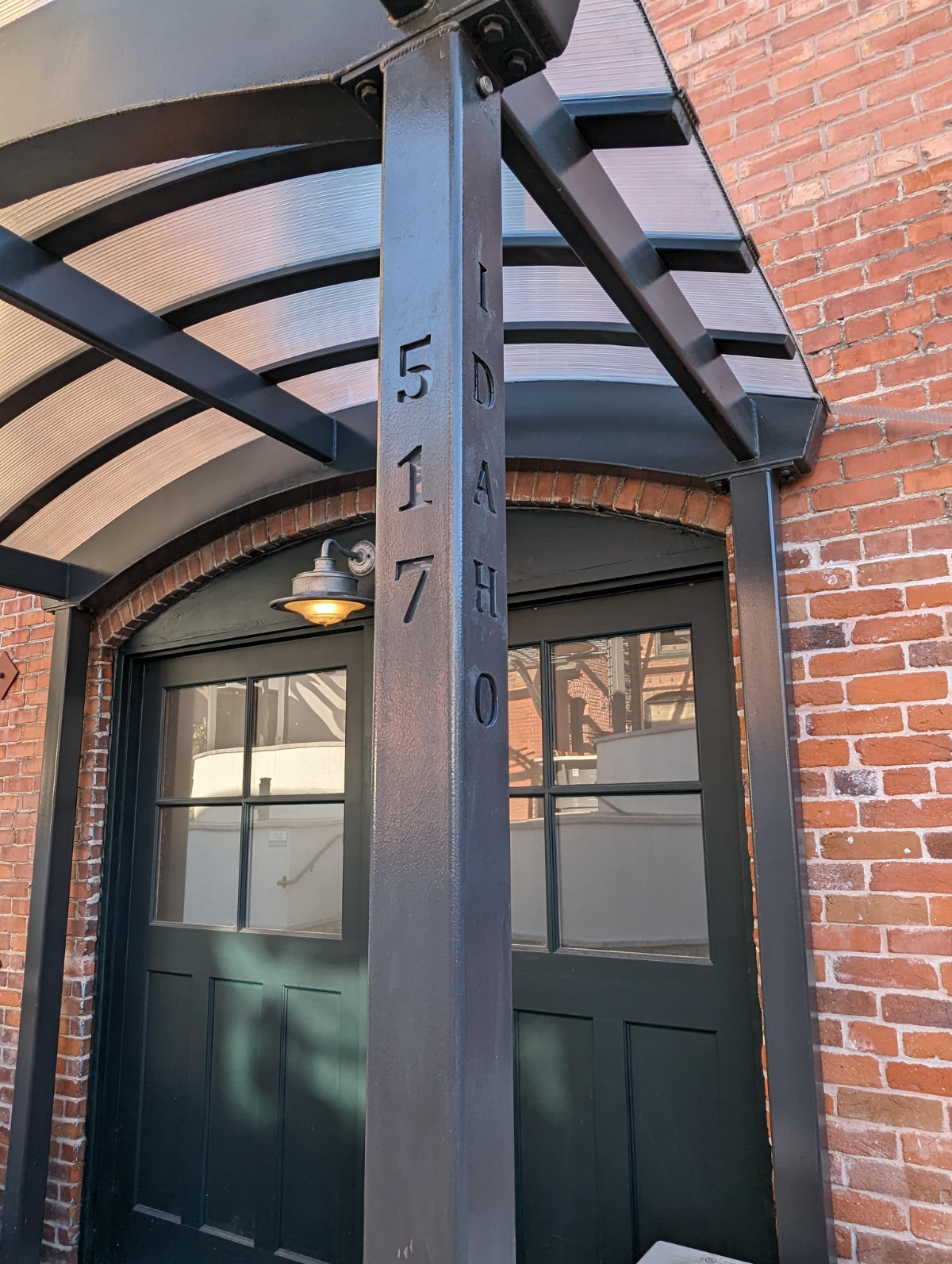 Renovated Carriage House in Downtown Boise - Fully Furnished - Photo 3