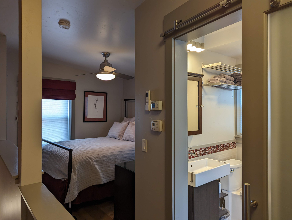 Renovated Carriage House in Downtown Boise - Fully Furnished - Photo 9