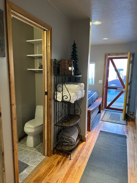Studio with Mountain Feel / 8 Min from St Charles Hospital - Photo 4