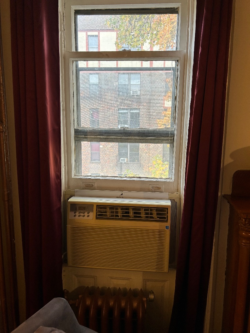 Charming Studio in the Heart of Brooklyn - Your Cozy Retreat at the Grand Old Mansion - Photo 10