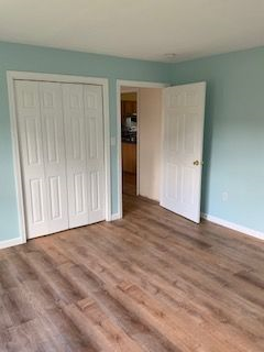 Large Master Bedroom w/ ensuite Bathroom - Photo 4