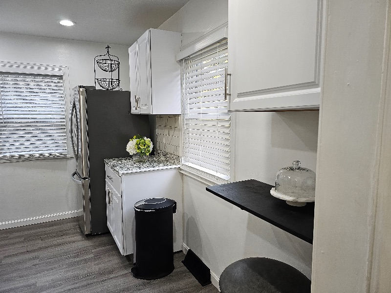 Traveling Nurses House within 3 miles to hospitals - Photo 11