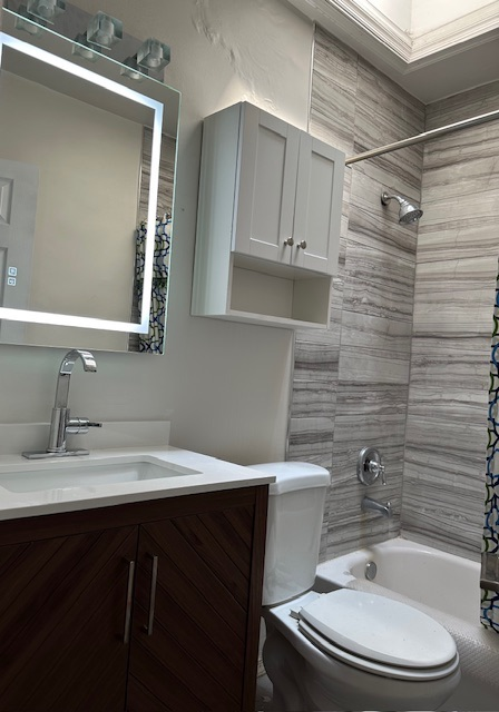 SPACIOUS Rowhome conveniently located on main thoroughfare - Photo 9