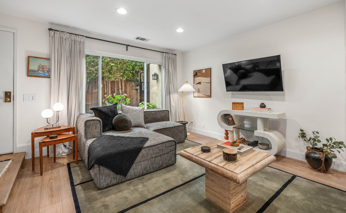 2BR, private patio, central - Hip Hillcrest Haven - Photo 6