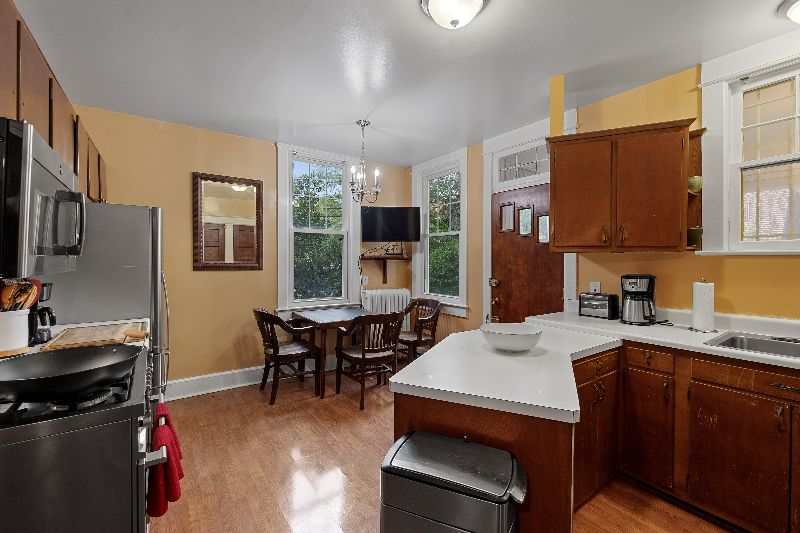 Spacious Rooms for Rent in Charming Washington DC Home - Ideal Location and Modern Amenities - Near  - Photo 10