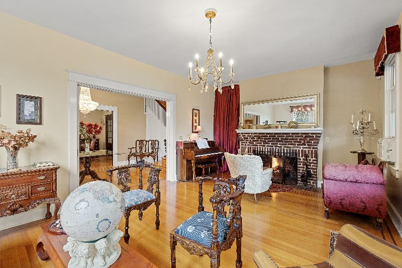 Spacious Rooms for Rent in Charming Washington DC Home - Ideal Location and Modern Amenities - Near  - Photo 2