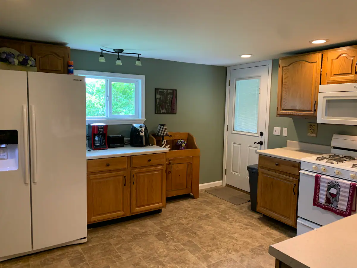 Discover the Charm and Comfort of Shortsville - Your Home away from Home Awaits - Photo 10