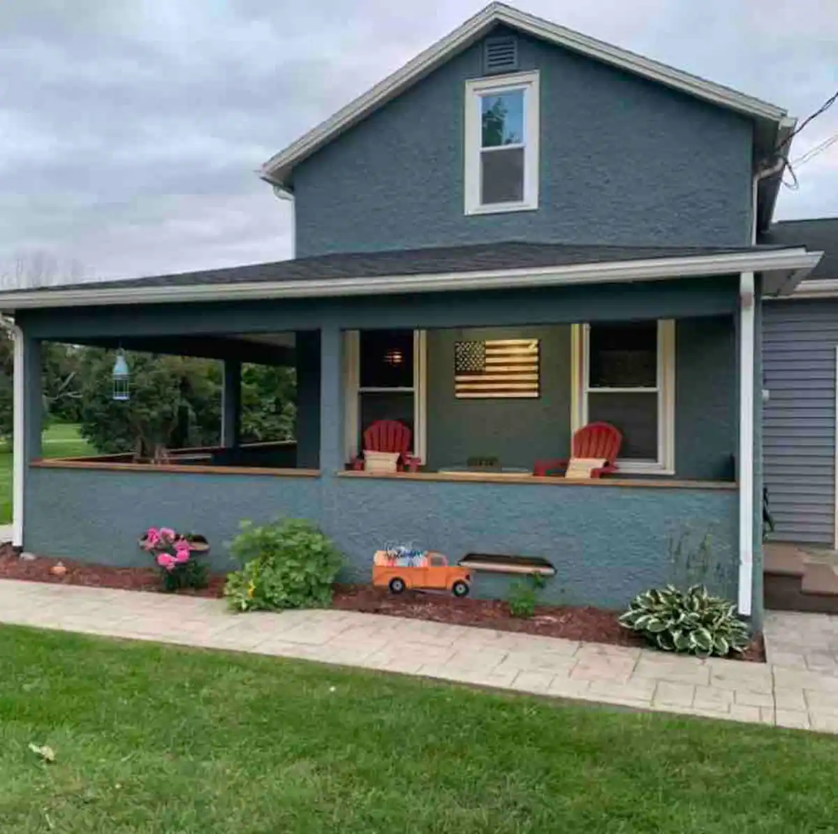 Discover the Charm and Comfort of Shortsville - Your Home away from Home Awaits - Photo 2