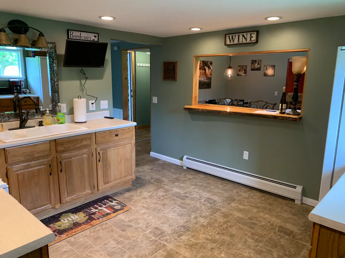 Discover the Charm and Comfort of Shortsville - Your Home away from Home Awaits - Photo 11
