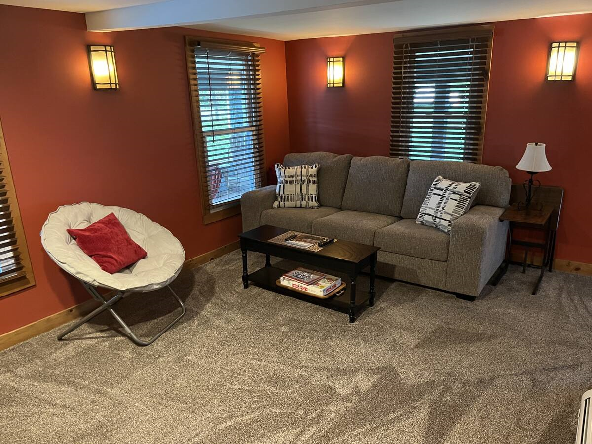 Discover the Charm and Comfort of Shortsville - Your Home away from Home Awaits - Photo 5
