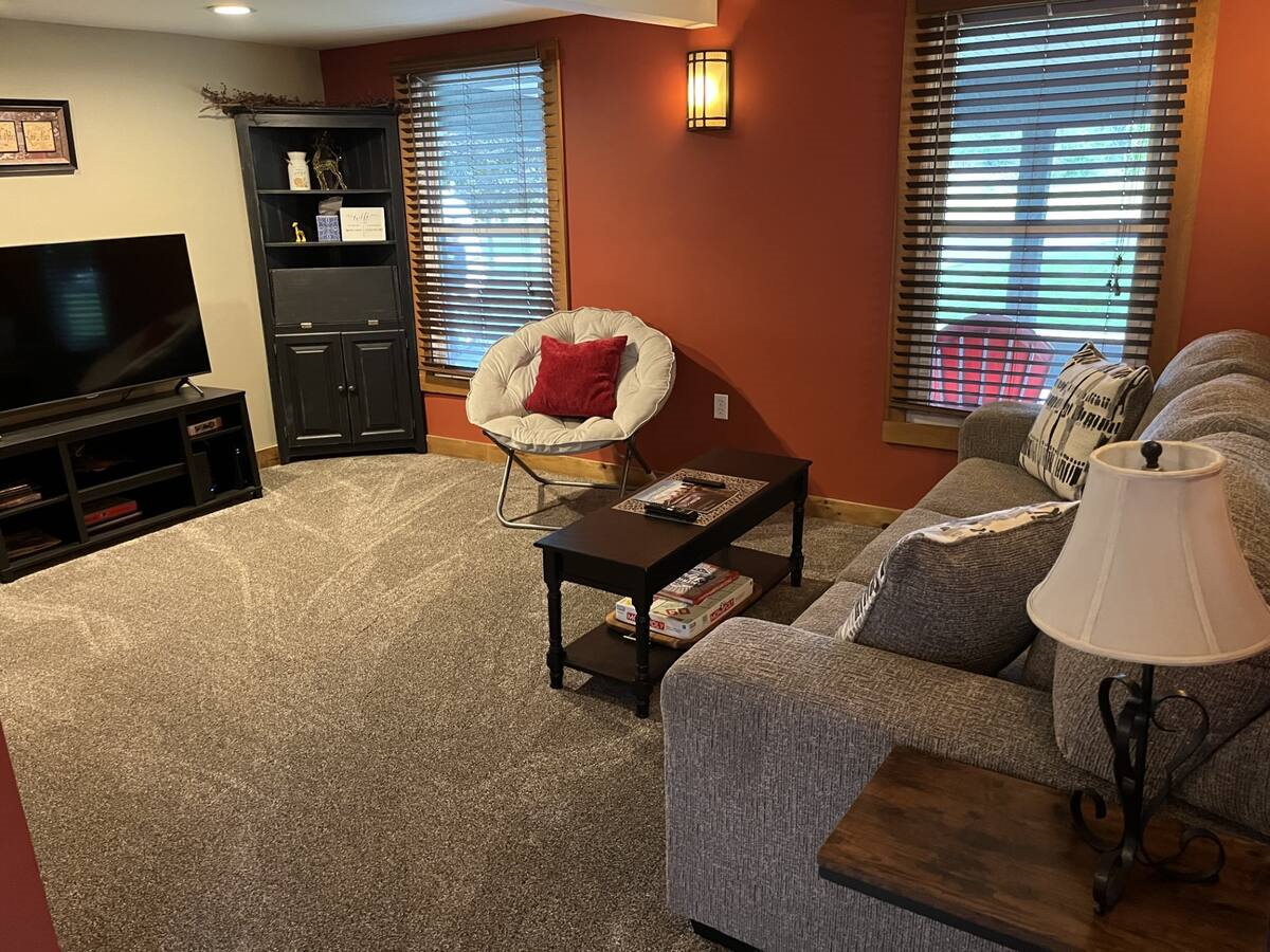 Discover the Charm and Comfort of Shortsville - Your Home away from Home Awaits - Photo 8