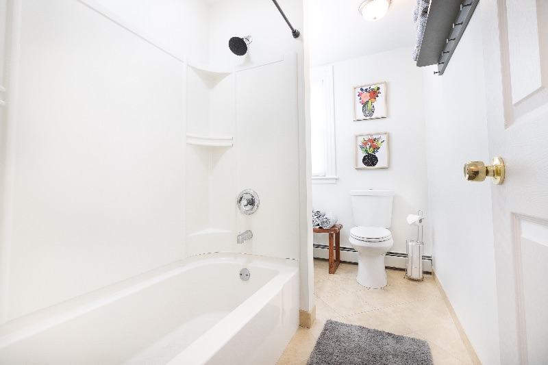 Modern 2BR Apartment by the Erie Canal - Photo 3