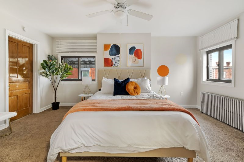 Open loft - 5-min to downtown - Contemporary - Photo 12