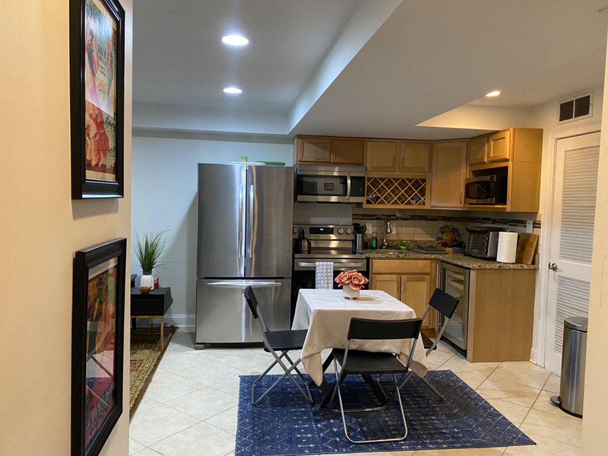Suburban Living in the City - Photo 9