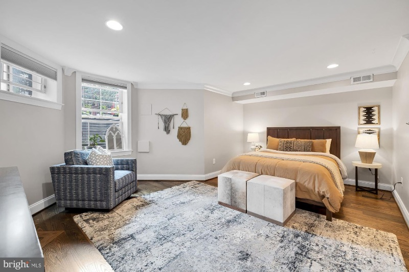 Private Bedroom in Bloomingdale Rowhouse - Photo 1