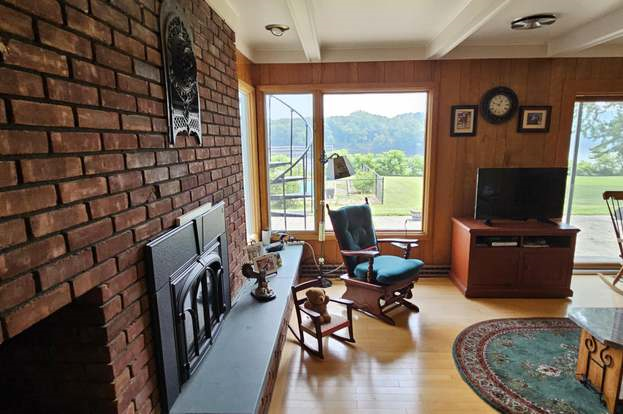 Stunning Room with River View and Private Bathroom in Stillwater NY - Photo 2