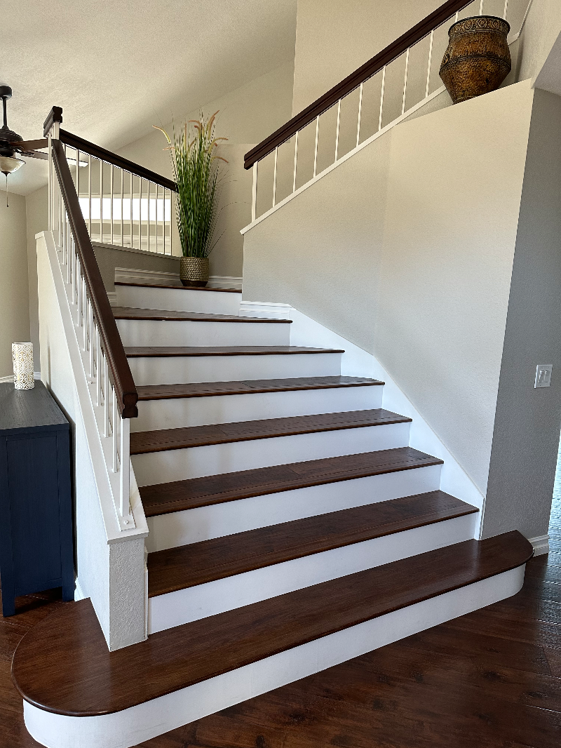 Quiet Luxury 4 bed 3 bath home with pool and view - Photo 4