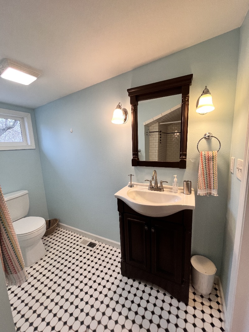 Beautiful Downtown Studio Apartment - Photo 8