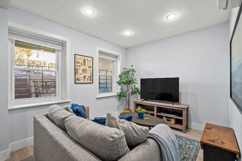 Walk to Hospitals- 1 Bed 1.5 Bath Private English Basement w/ Street Parking - Photo 4