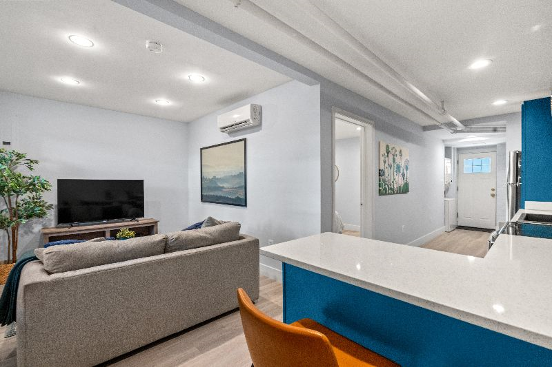 Walk to Hospitals- 1 Bed 1.5 Bath Private English Basement w/ Street Parking - Photo 2