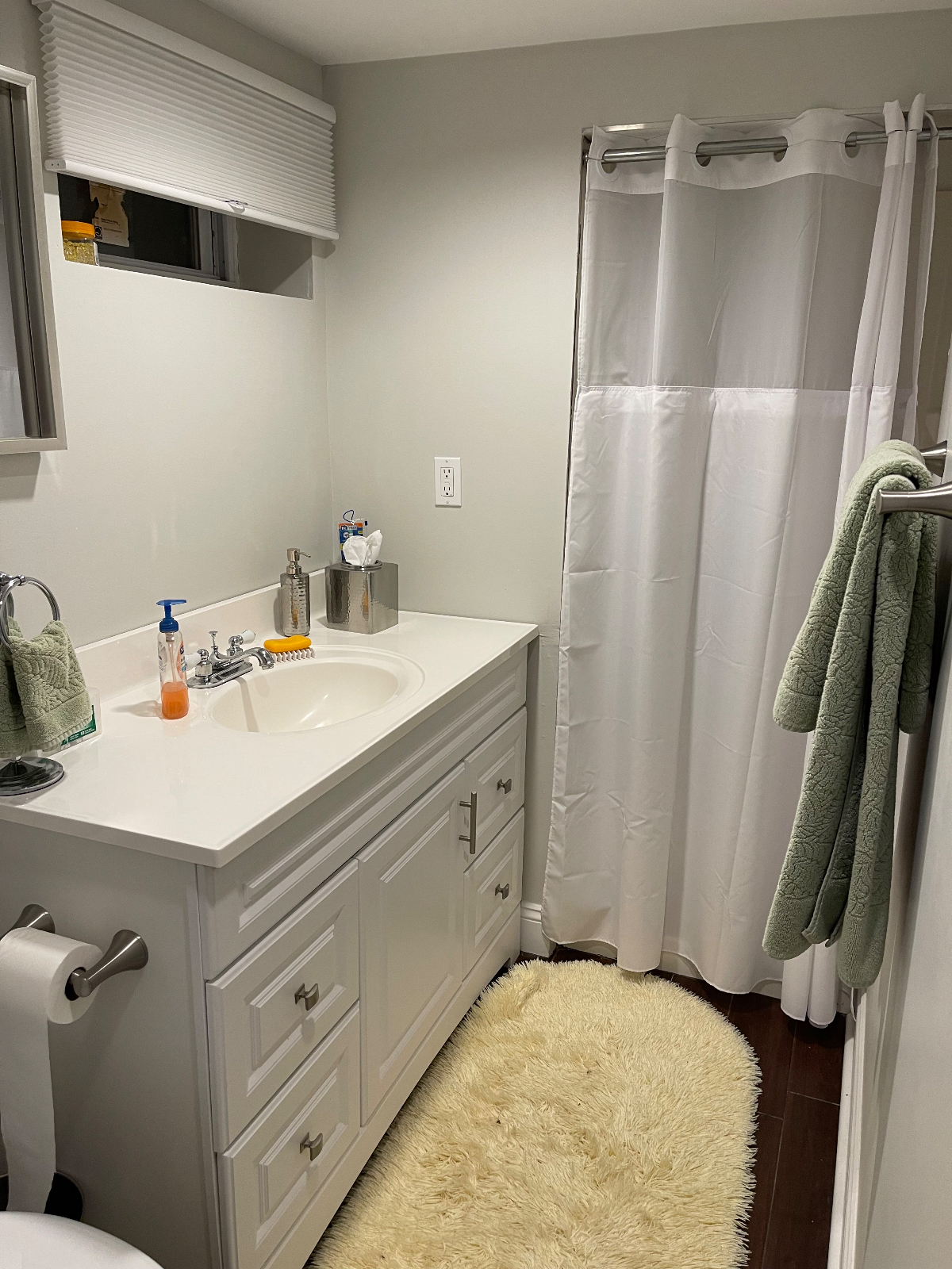 Complete finished basement with your own separate entrance - Photo 8