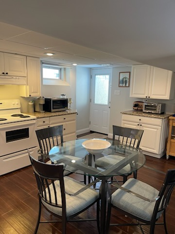 Complete finished basement with your own separate entrance - Photo 10
