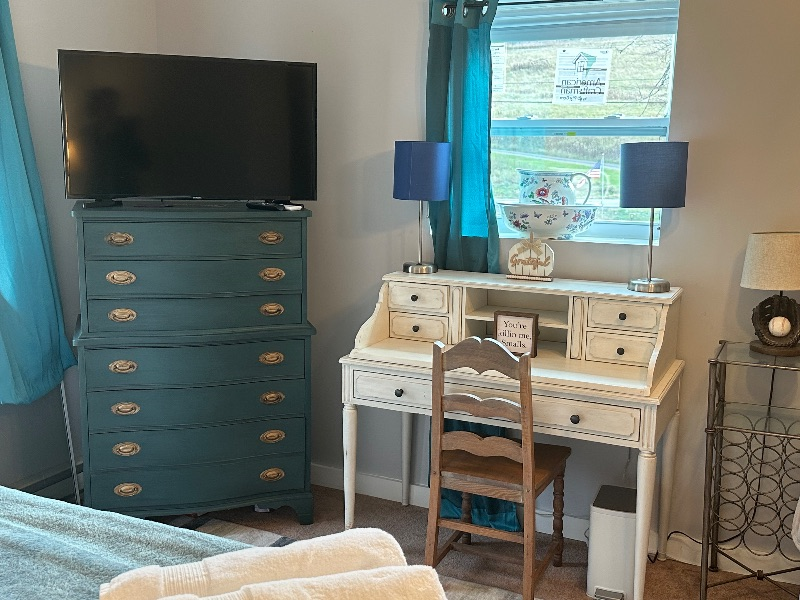 Private Room with En-suite Bathroom in Cooperstown - Photo 2